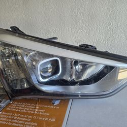 2013-2016 Hyundai Santa Fe OEM Headlight RIGHT SIDE passenger