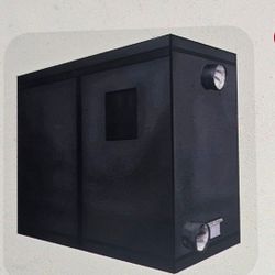 HYDROPHONIC INDOOR GROWING ROOM WITH EXHAUST SYSTEM