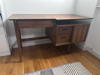 Authentic 1960’s Mainline by Hooker Mid Century Floating Writers Desk w/ Drawers