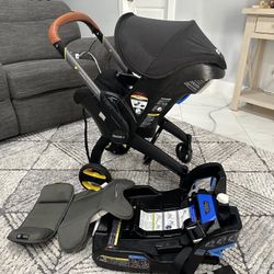 Doona Stroller/Car Seat In Black 