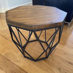 LIKE NEW modern side table or coffee table