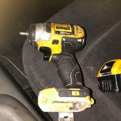 Dwalt Impact 20v Max Drill And Battery 