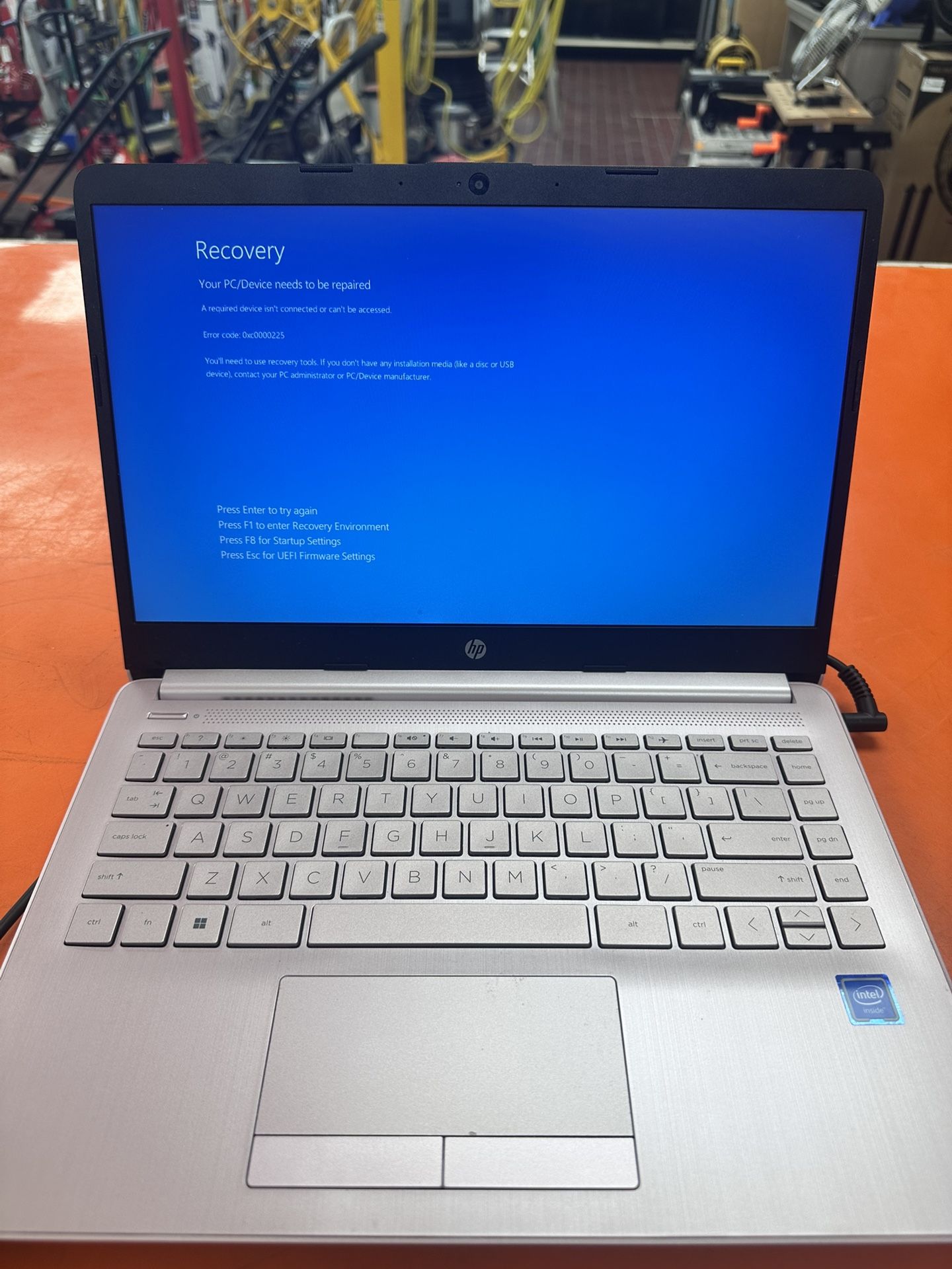 HP 14-CF2112WM Laptop FOR PARTS