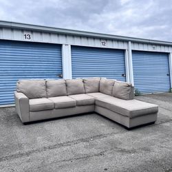 Sectional w/ Free Delivery