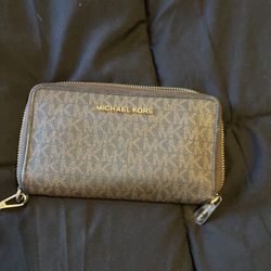 Handbags And Wallets
