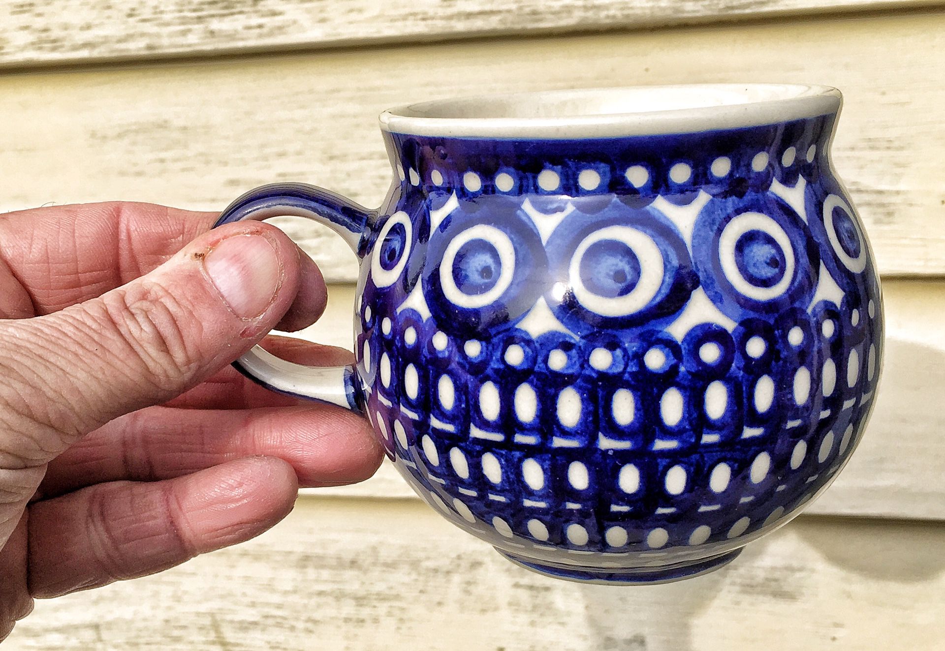 Polish folk art pottery coffee mug no wear or damage