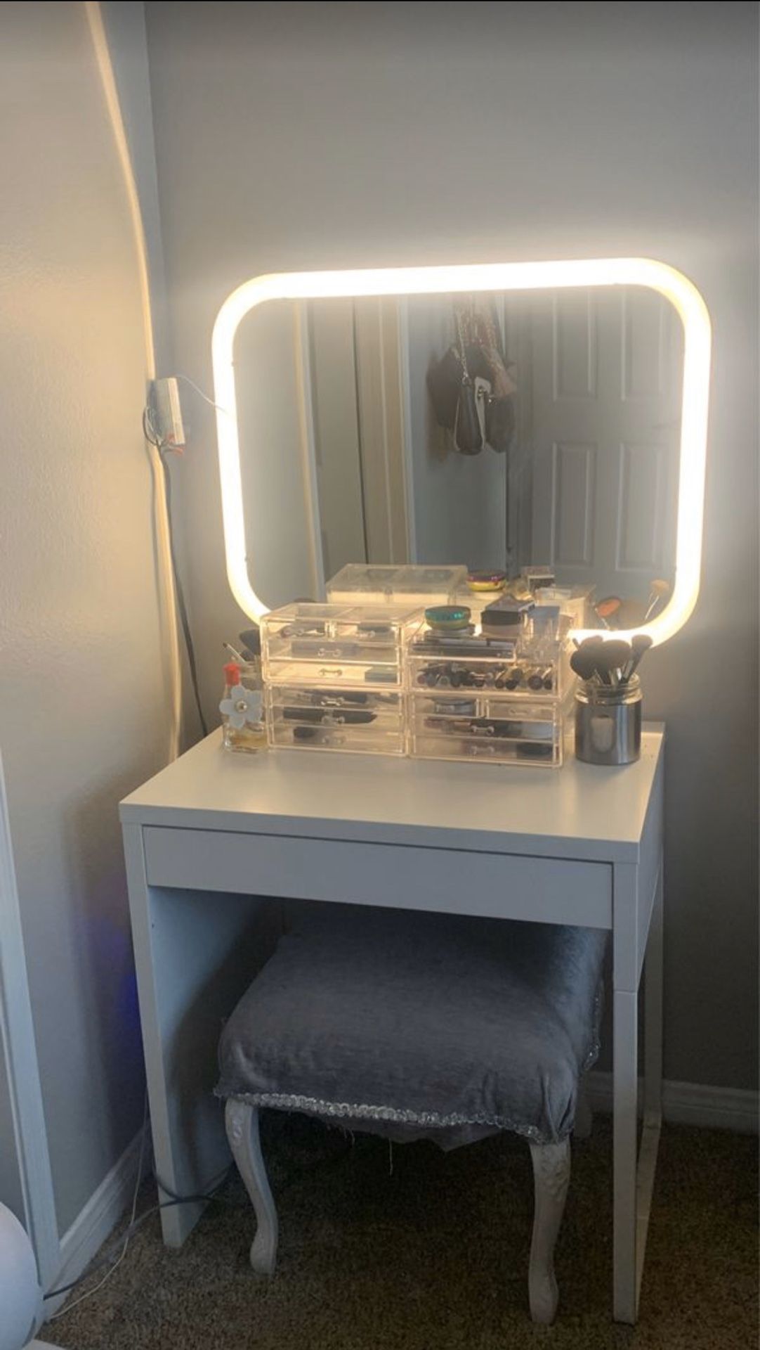 Makeup Vanity/Mirror (makeup not included)