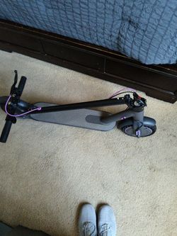 It's a e-scooter everything works great comes with charger pick up only