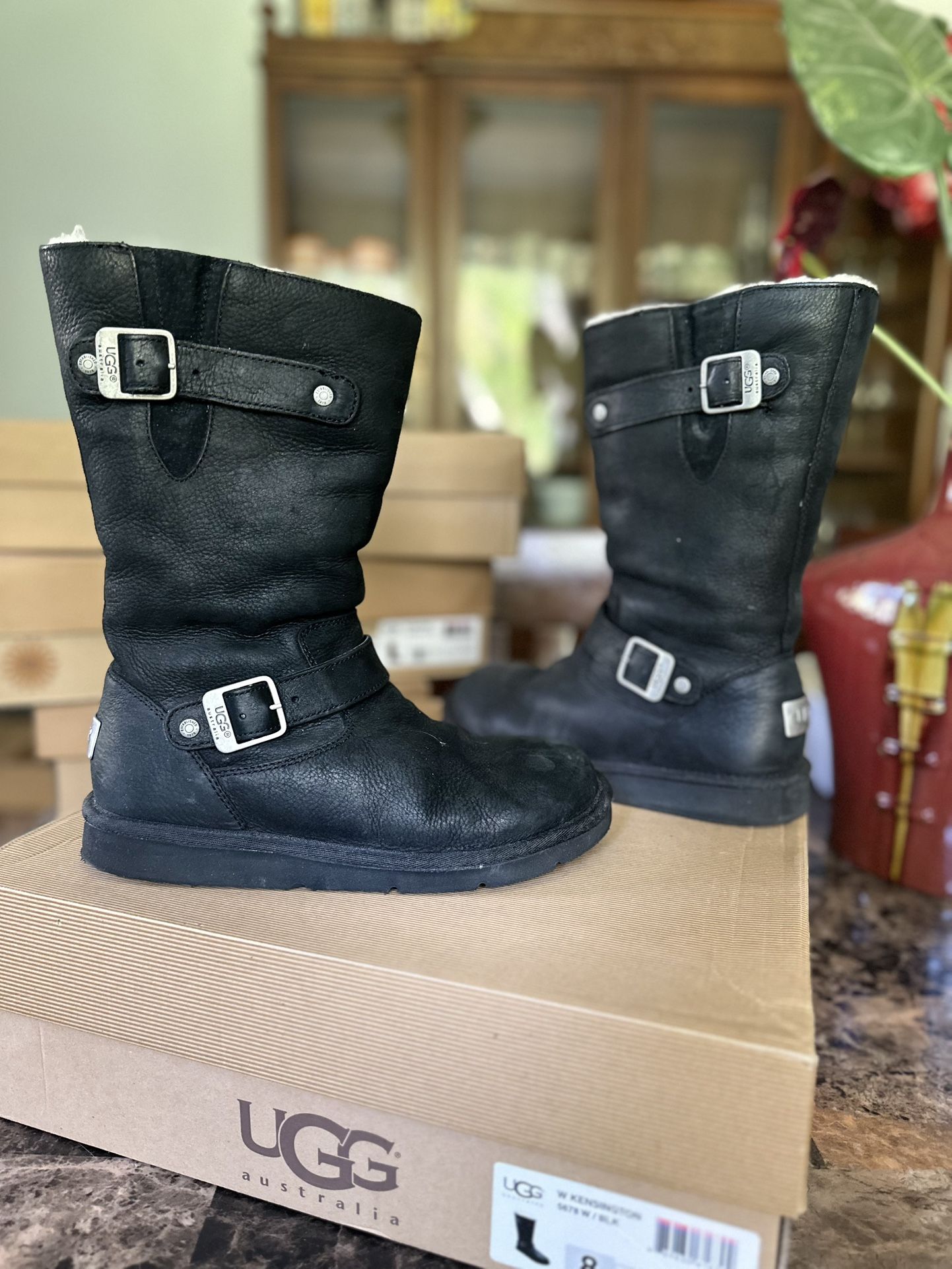 Ugg Kensington Boot Moto Buckle Style Women's Suede Sherpa Lined Black Size 8