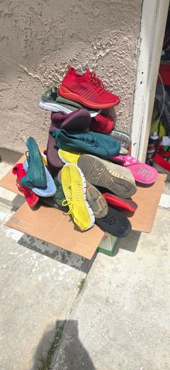 Women's Size 8 Box of Shoes
