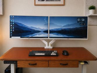 Dual 31.5” Acer Monitors + Adjustable Dual Arm Mount – Clean Setup