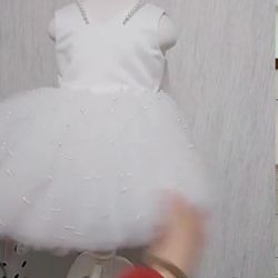 White Pearl Flower Girl Dress Size 5 Years Old 