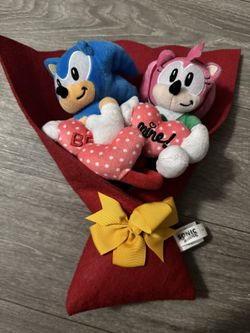 Sonic The Hedgehog Valentine’s Day Flower Plush