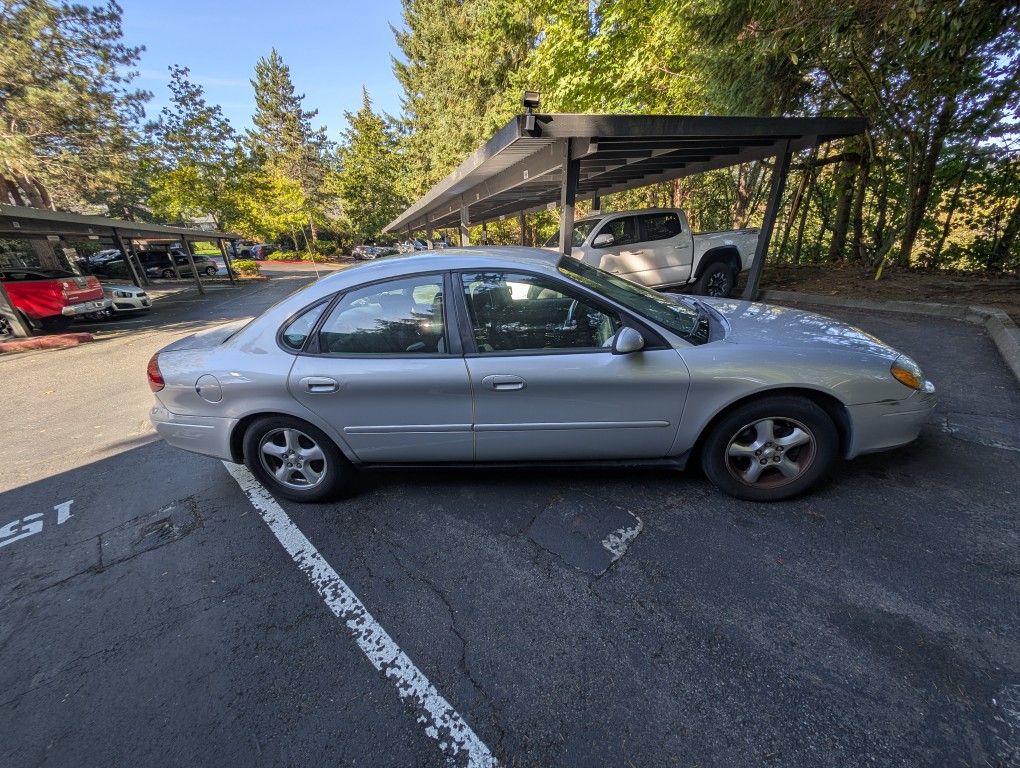 2003 Ford Taurus