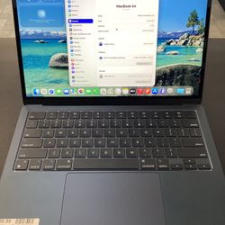 Apple Mackbook Air M2 Chip 8gb Memory Tahoe 26.5 Year 2022 13in. 