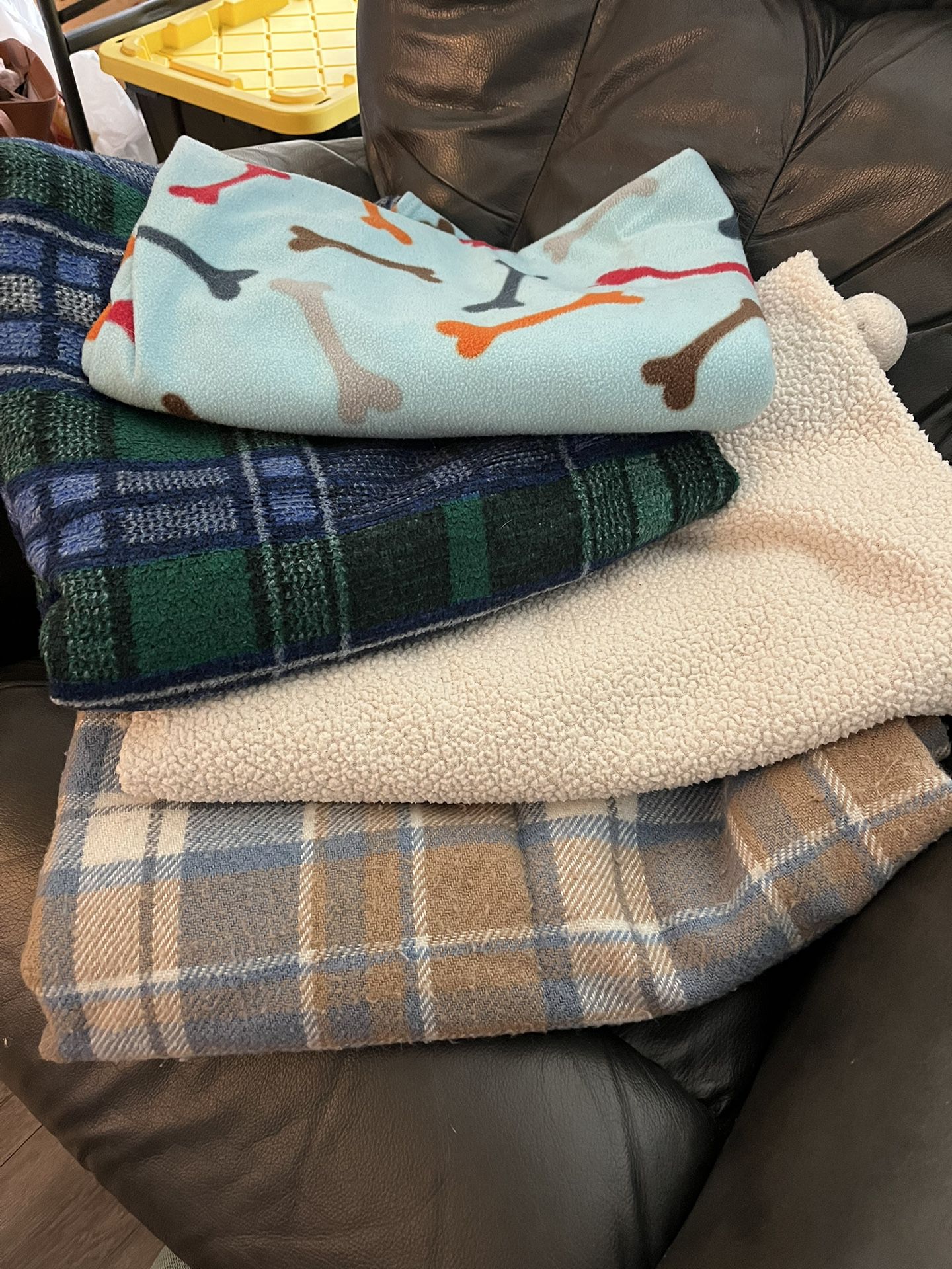 5 Doggie Blankets 