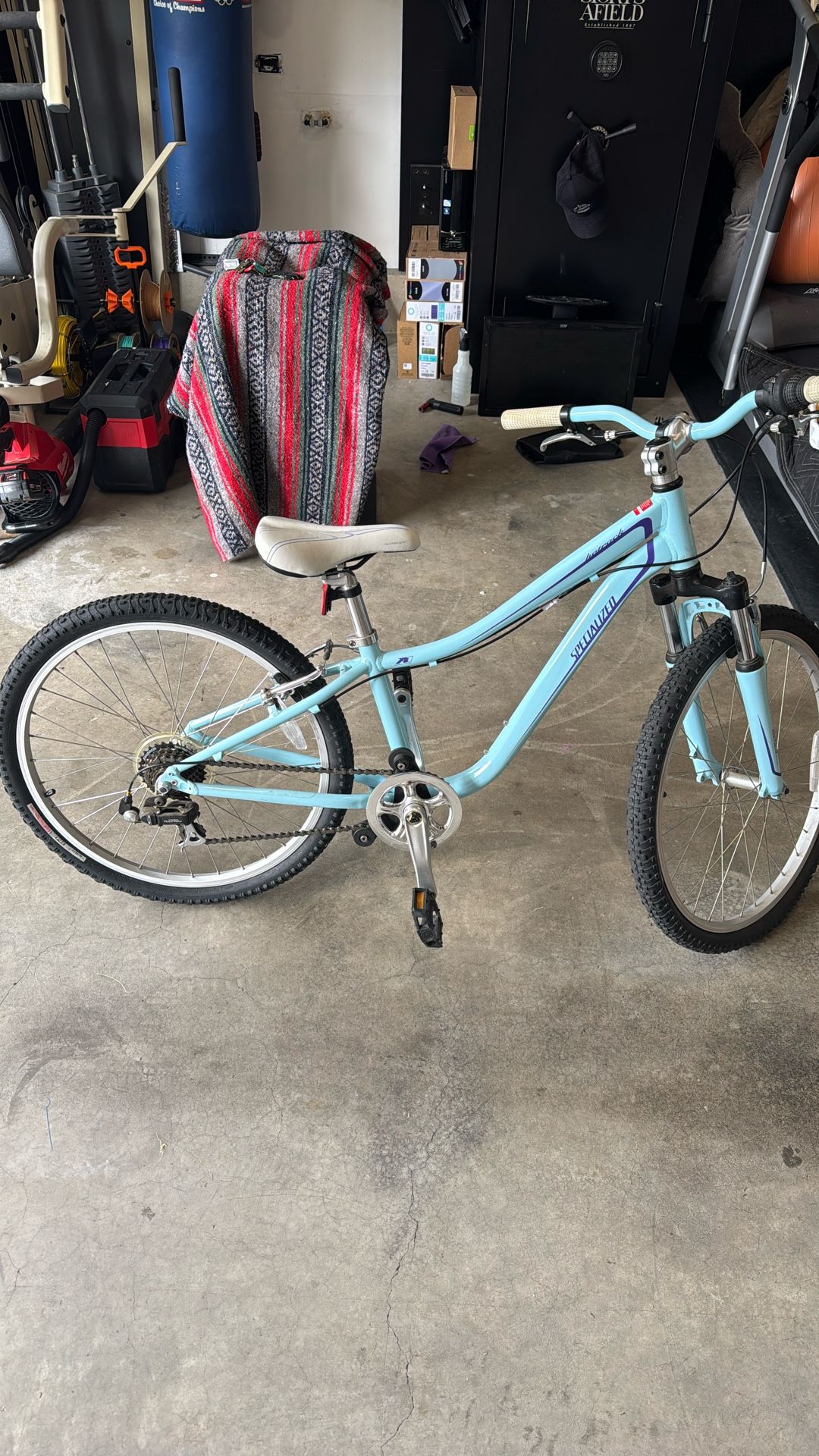 GIRLS 24 Inch SPECIALIZED BIKE