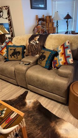 Reclining sofa, matching chair reclining