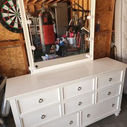 Vanity Dresser