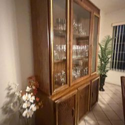 Table, chairs and hutch