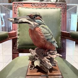 Vintage Giuseppe Armani Kingfish Sculpture, crafted in Italy from porcelain or ceramic.