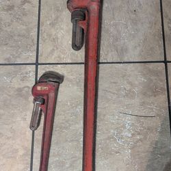 Pipe Wrench ( Read Description)