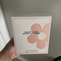 NEW, NEVER OPENED Marc Jacobs Daisy Love