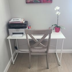 White desk with chair