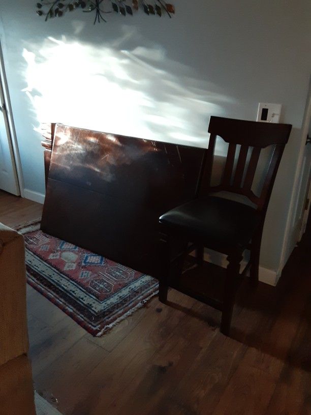 Kitchen Dining Room Table With Chairs $200