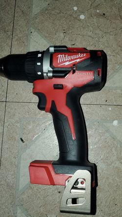 Milwaukee m18 brushless drill/driver