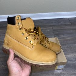 Timberland Size 5 Junior (USED) 