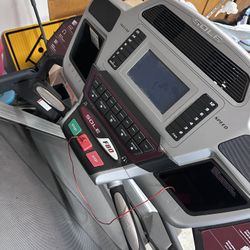 F80 Sole Treadmill
