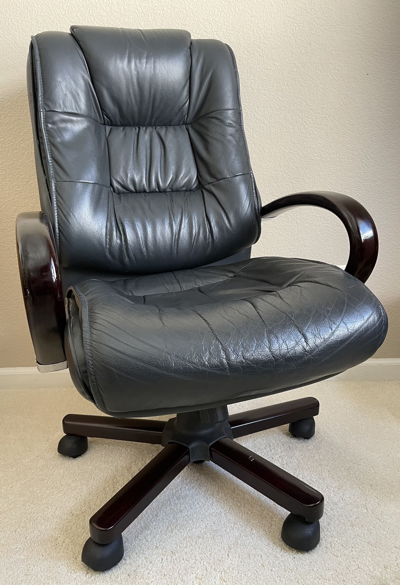 Executive Desk Chair