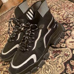 Authentic moncler shoes never worn size 9.5