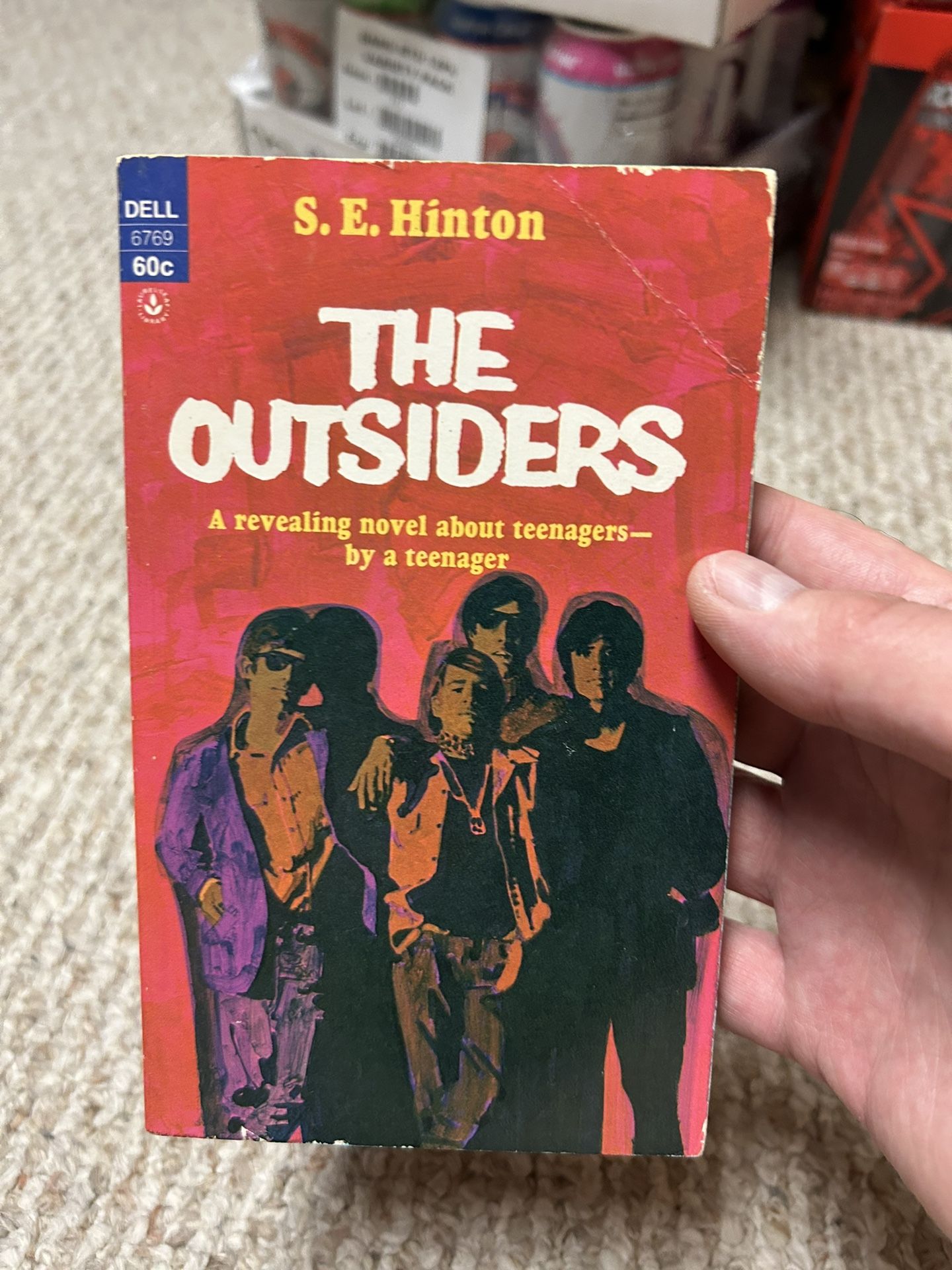 THE OUTSIDERS paperback book by S.E. Hinton 1974 Dell 10th print