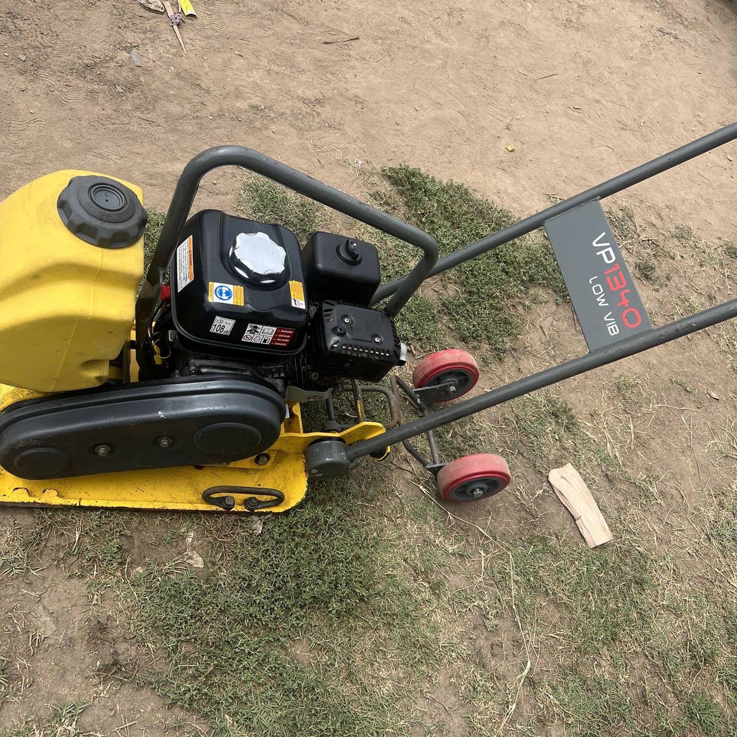 WACKER NEUSON VP 1340 VIBRATORY COMPACTOR PLATE W WATER TANK
