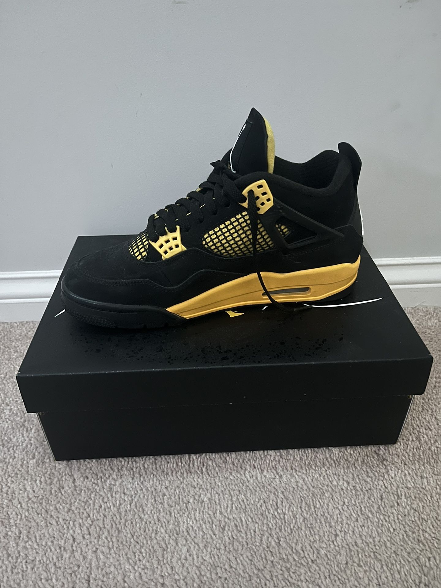 Air Jordan 4 Retro OG Thunder