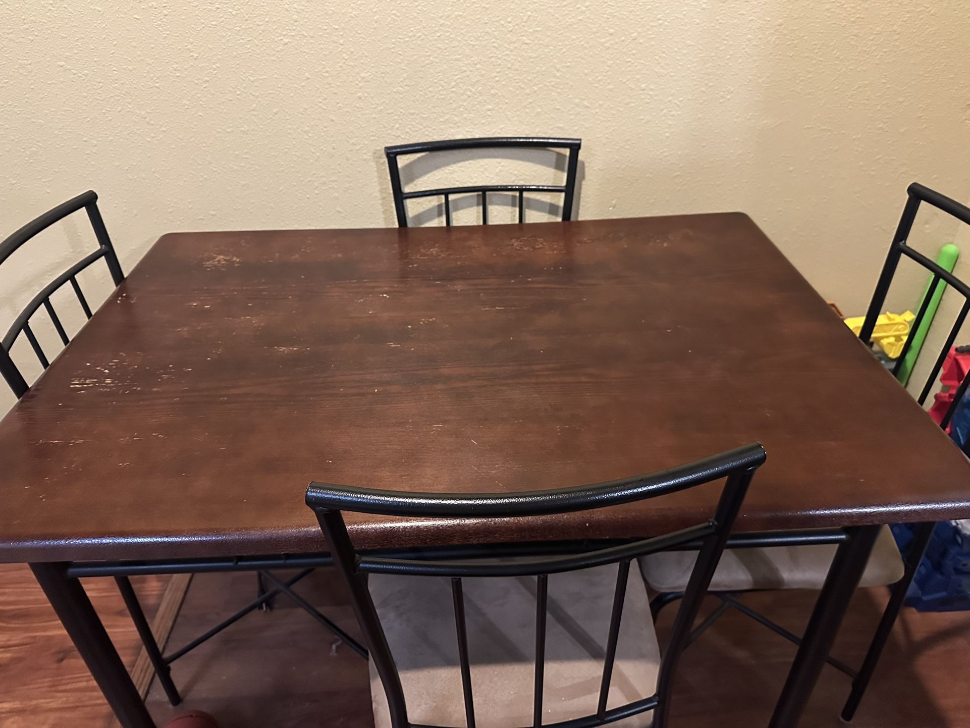 Kitchen Table W/Chairs