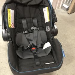 Graco Car seat With Base 
