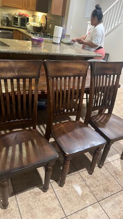 Dining Table & 5 chairs