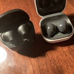 JBL Earbuds And Samsung Earbuds 
