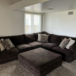 Large Brown Jerome’s Sectional Sofa Couch With Ottoman 