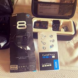 GoPro Hero 8 + Accessories 