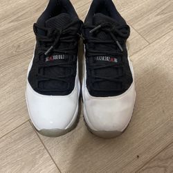 Jordan 11 Low Tuxedo Sz 9 