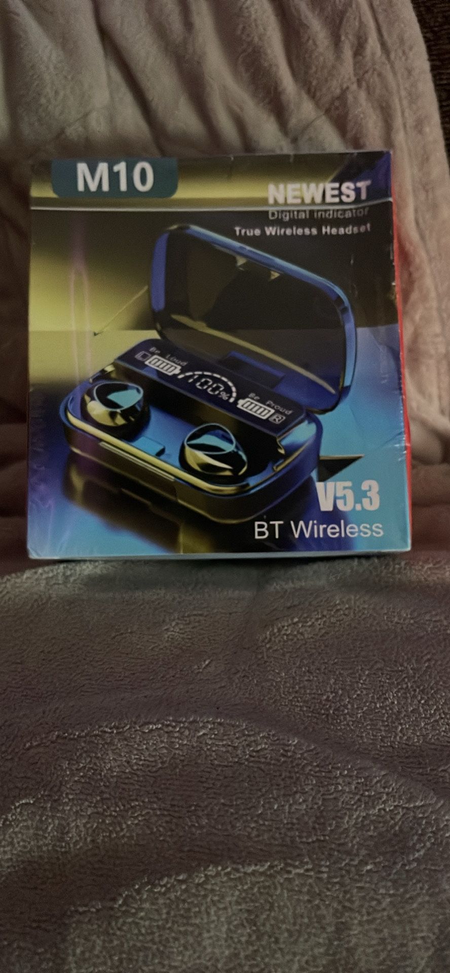 Wireless Earbuds (BRAND NEW IN BOX)