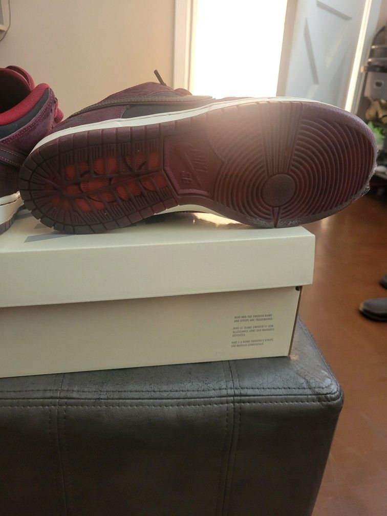 Jordan Sb Riots Size 8.5 M