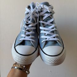 Converse man’s 6 womens 8