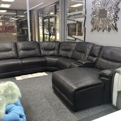 Motion Sectional 