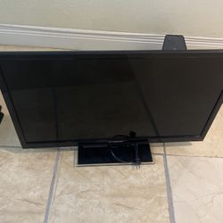 32” True Flat and Xbox one S