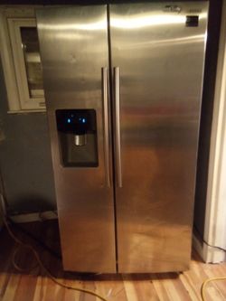 Samsung Smart Refrigerator W/Water&Ice Maker ,French Door Opening